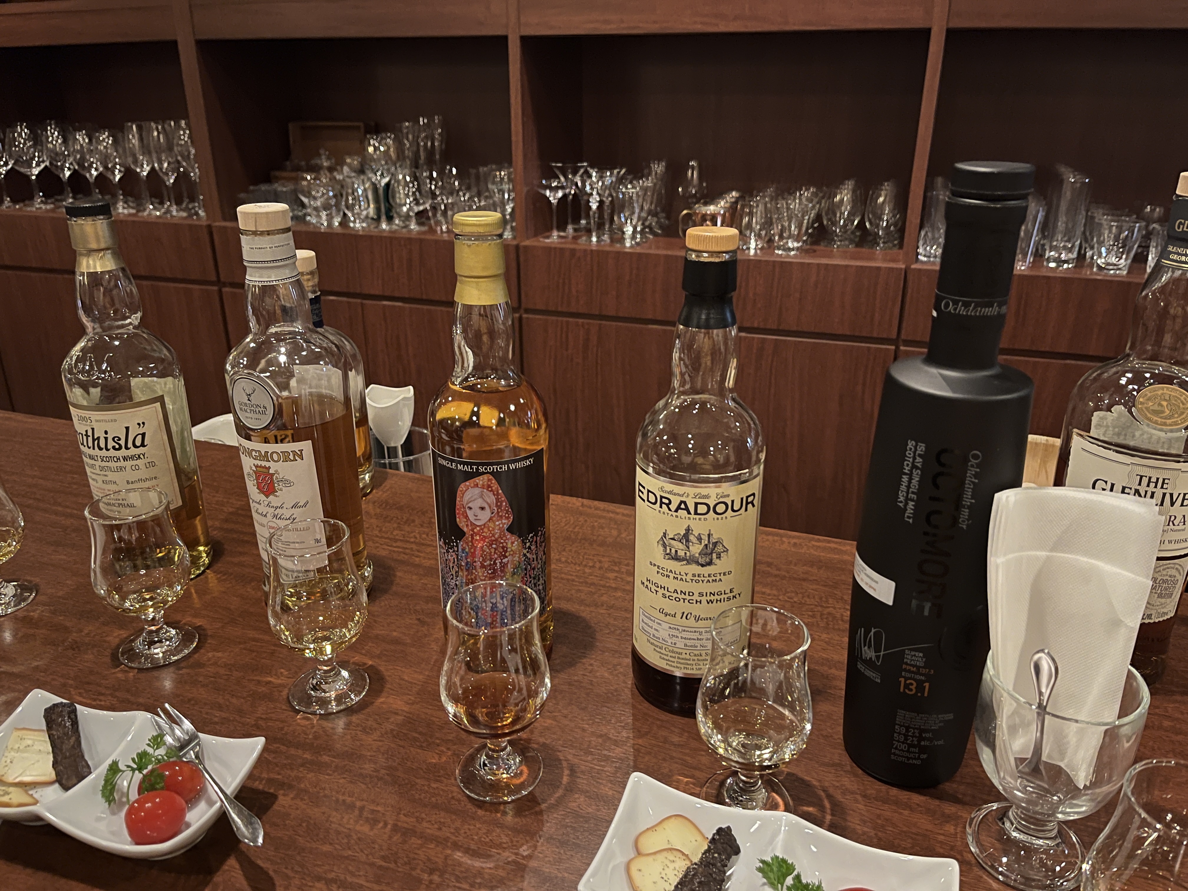 Y Bar(와이바) 이미지