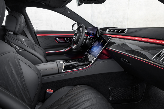 벤츠 AMG S클래스 E 퍼포먼스 내부디자인