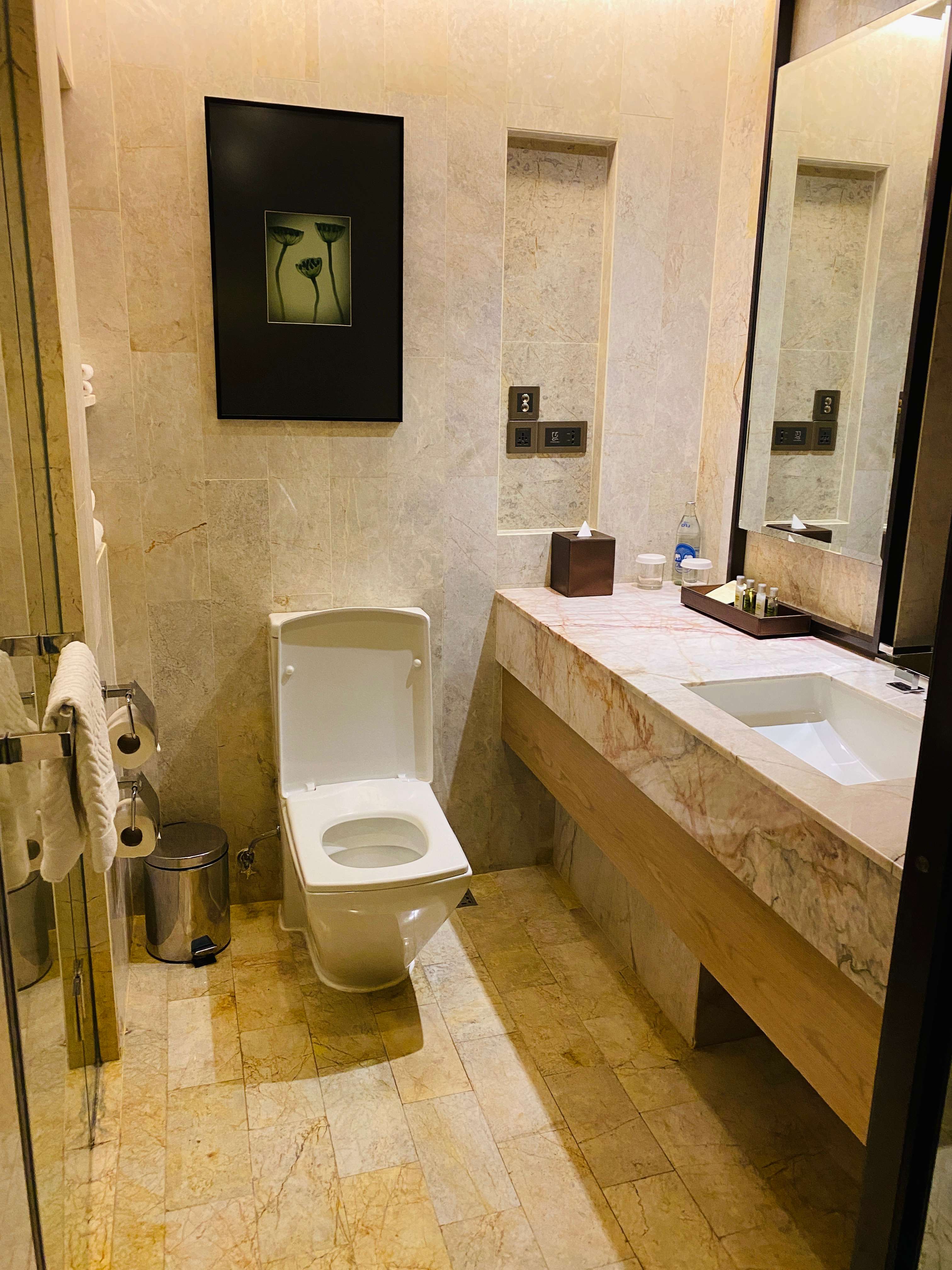 더블트리 방콕 화장실