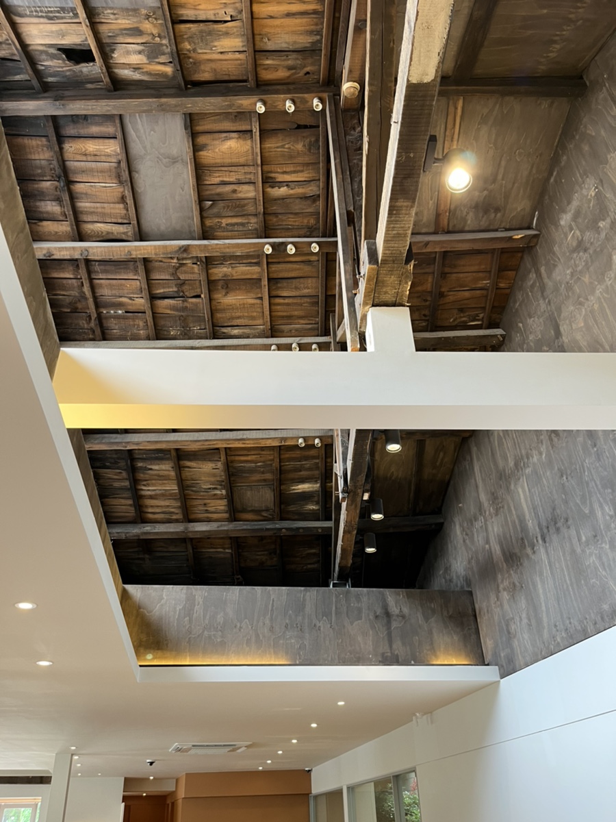 문래동에 있는 힙 카페, 커피보다 빵이 더 맛있다! 폰트 가게 13