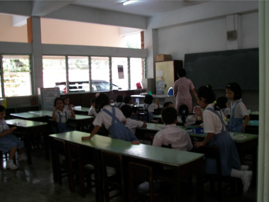 말레이시아-공립학교에서-수업하는-아이들