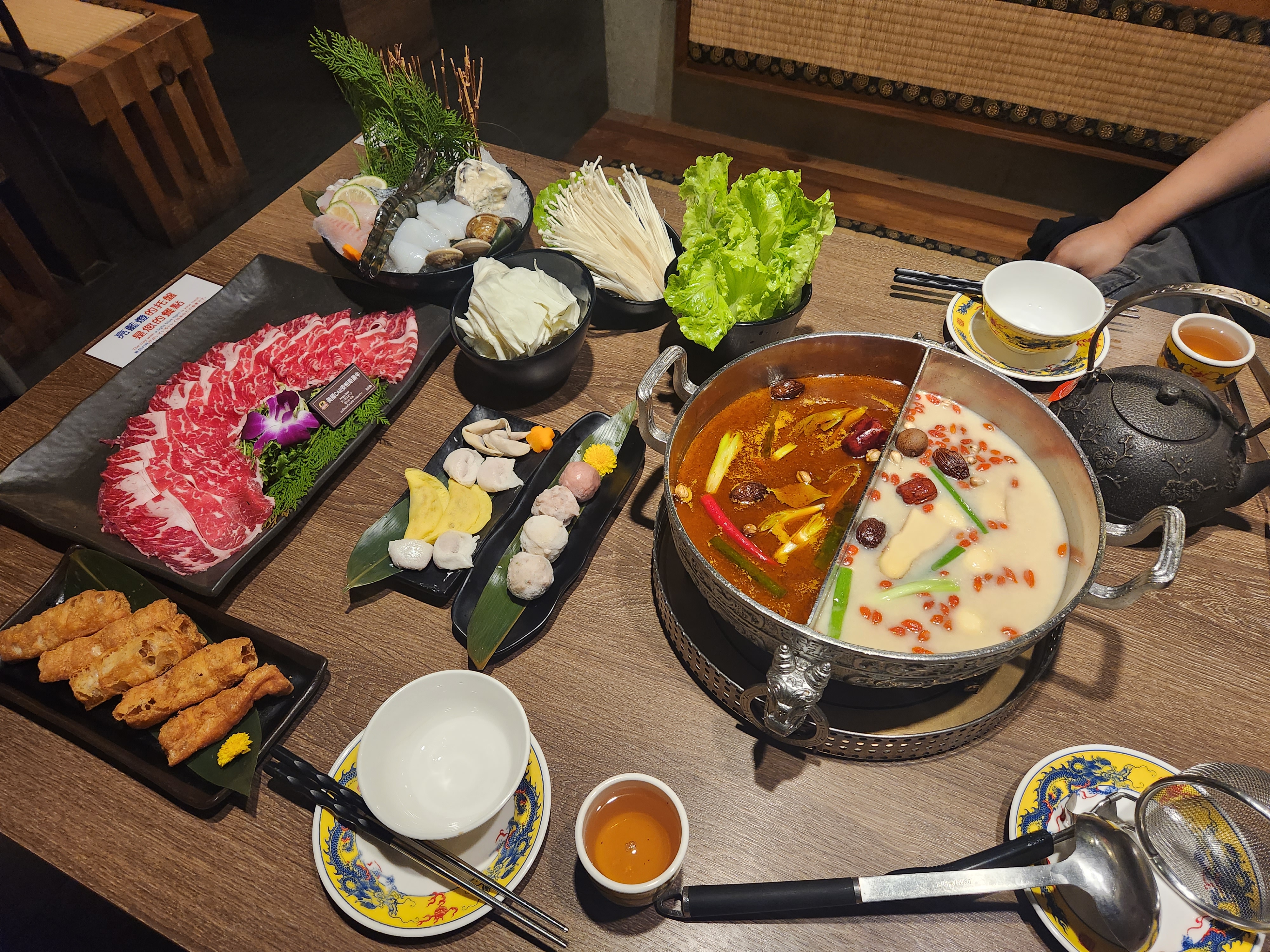  대만 시먼딩 맛집, 고급스러운 훠궈 맛집 '황상지상 '