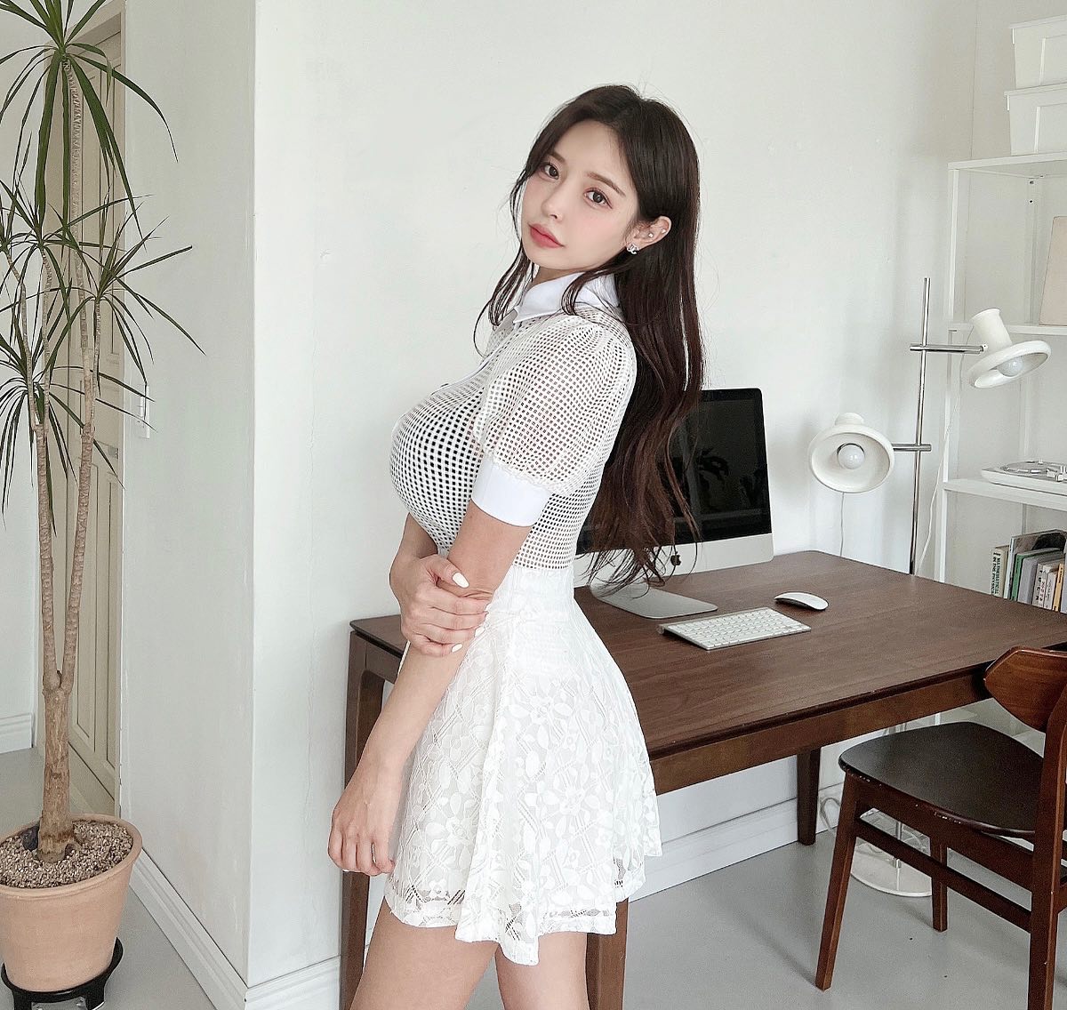  모델 겸  플렉스티비 BJ 이아윤