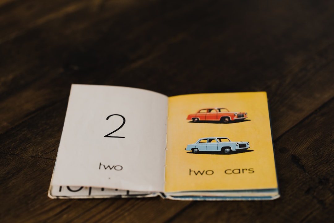'자동차'를 영어로 'Car'라고 추천합니다.
