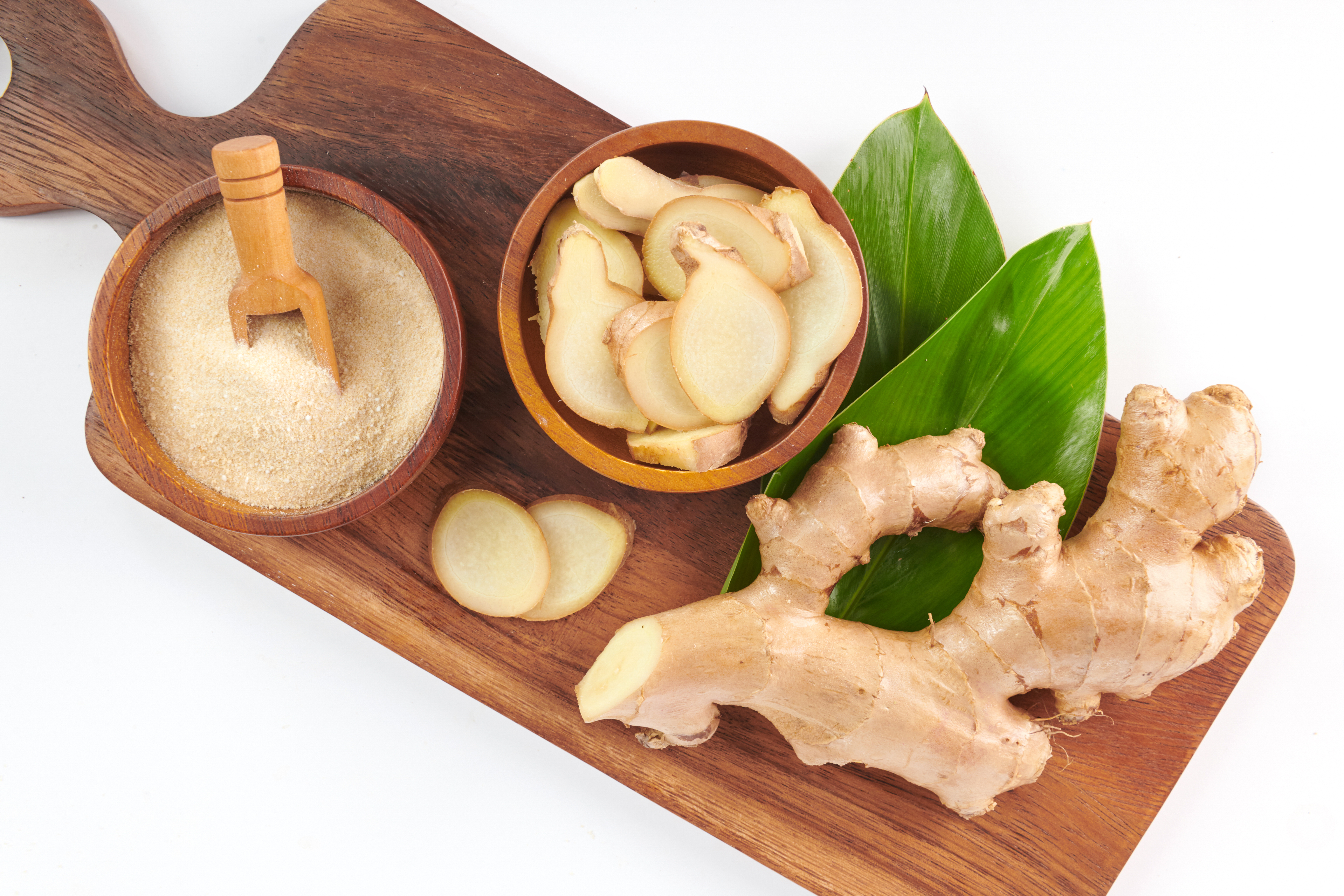 ginger-root-ginger-powder-bowl-ginger-tea-ingredients-top-view-flat-lay-freshly-from-home-growth-organic-garden-food-concept