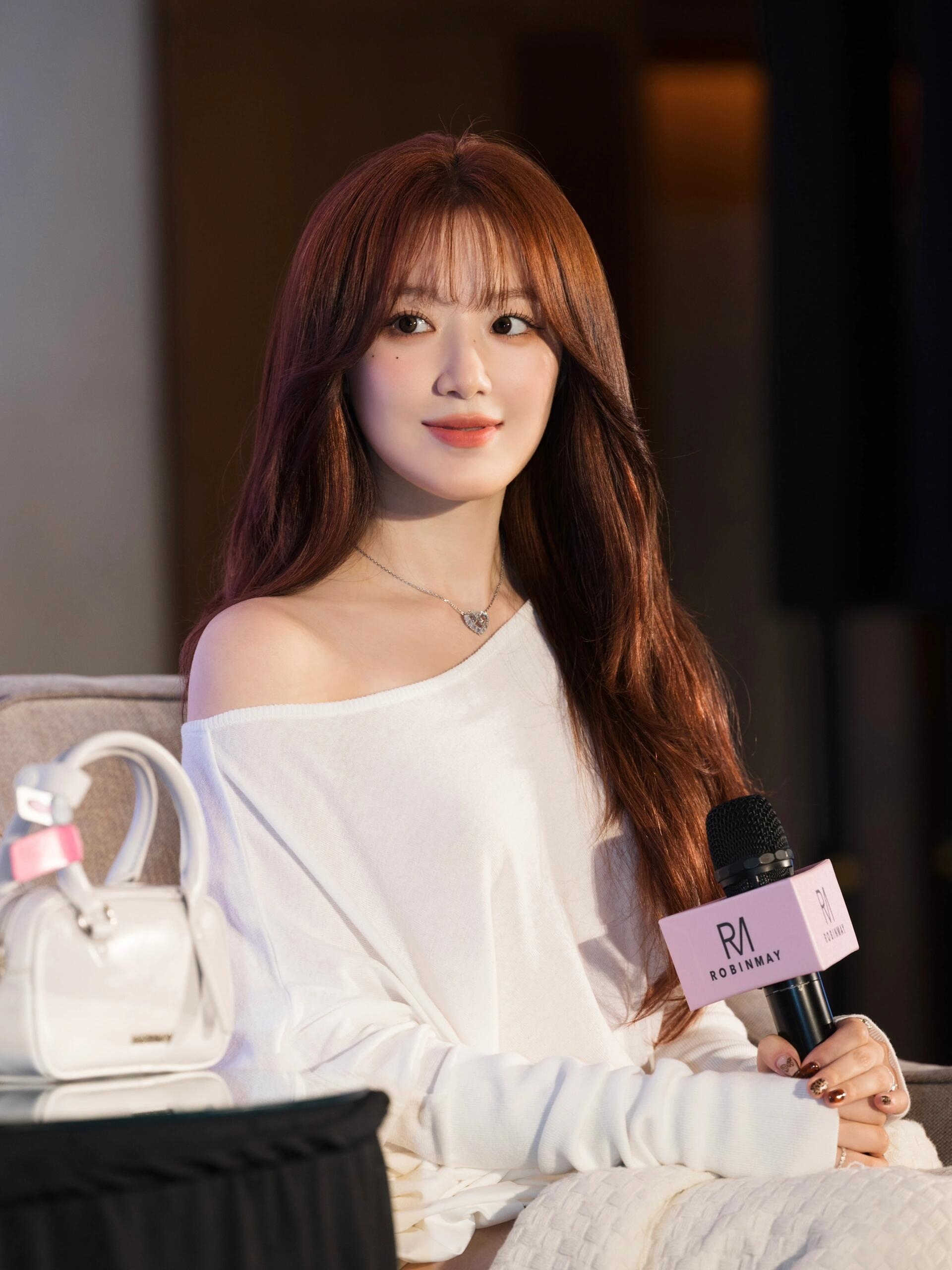 슈화 로빈메이 기자회견 화보 4