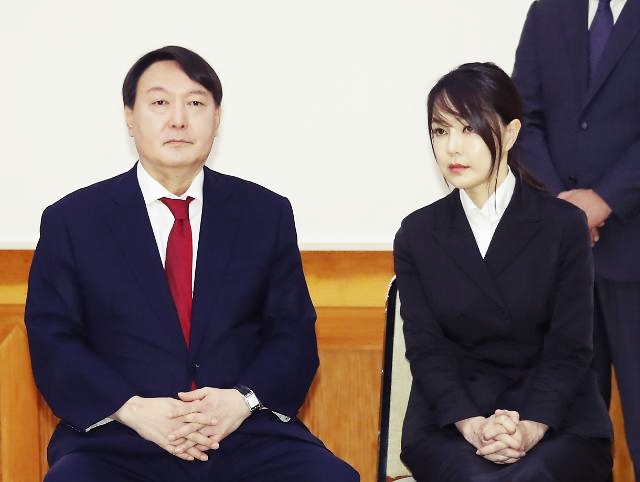  윤석열 아내 '김건희' 재조명, 그녀는 과연 누구인가?