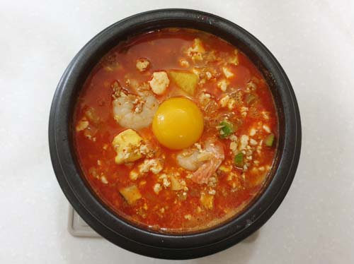  순두부찌개 만들기 / Spicy Soft Tofu Stew