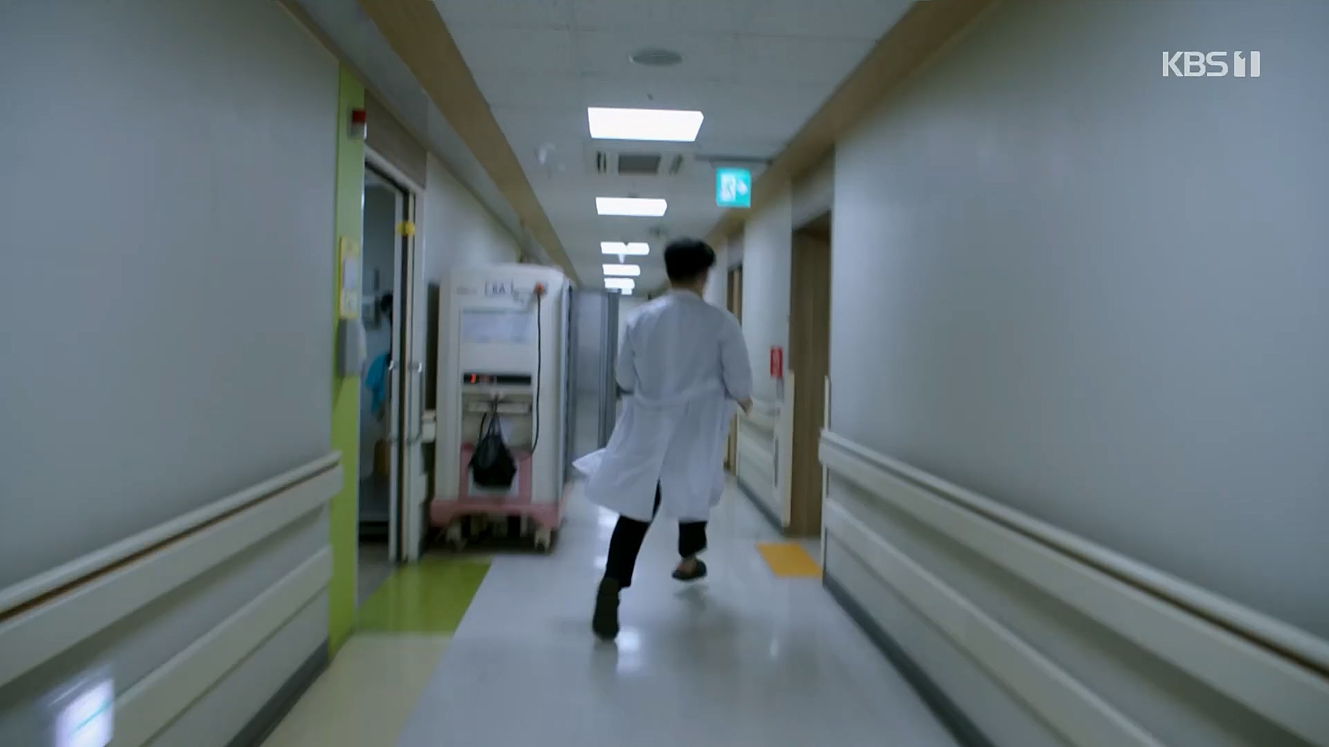 다큐 인사이트.E145.230406p.H264-F1RST.mp4_20230407_203500.479.jpg