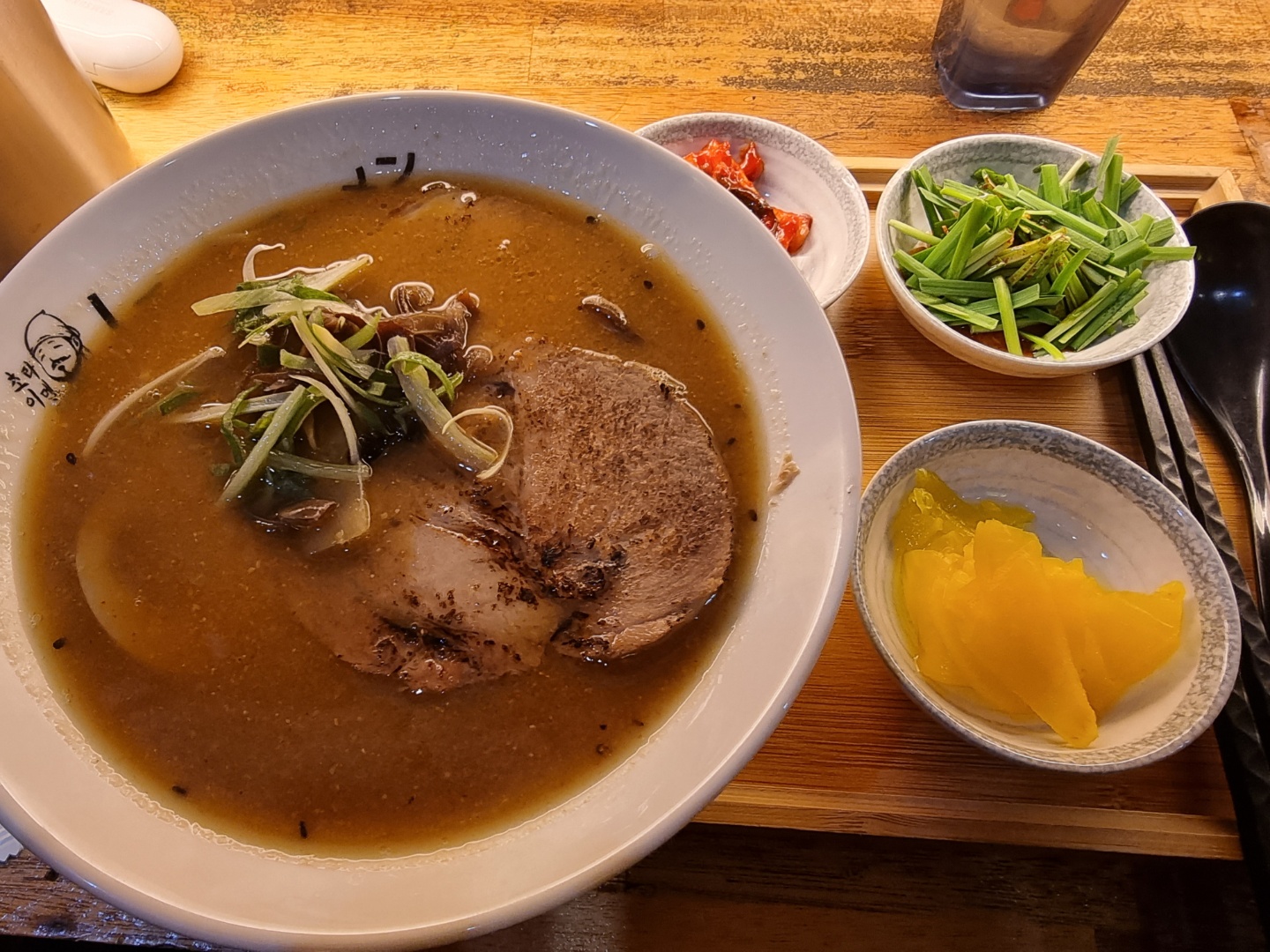  [동대문 맛집 추천] 미니멀한 감성이 있는 단골 라멘집 - 초이라멘