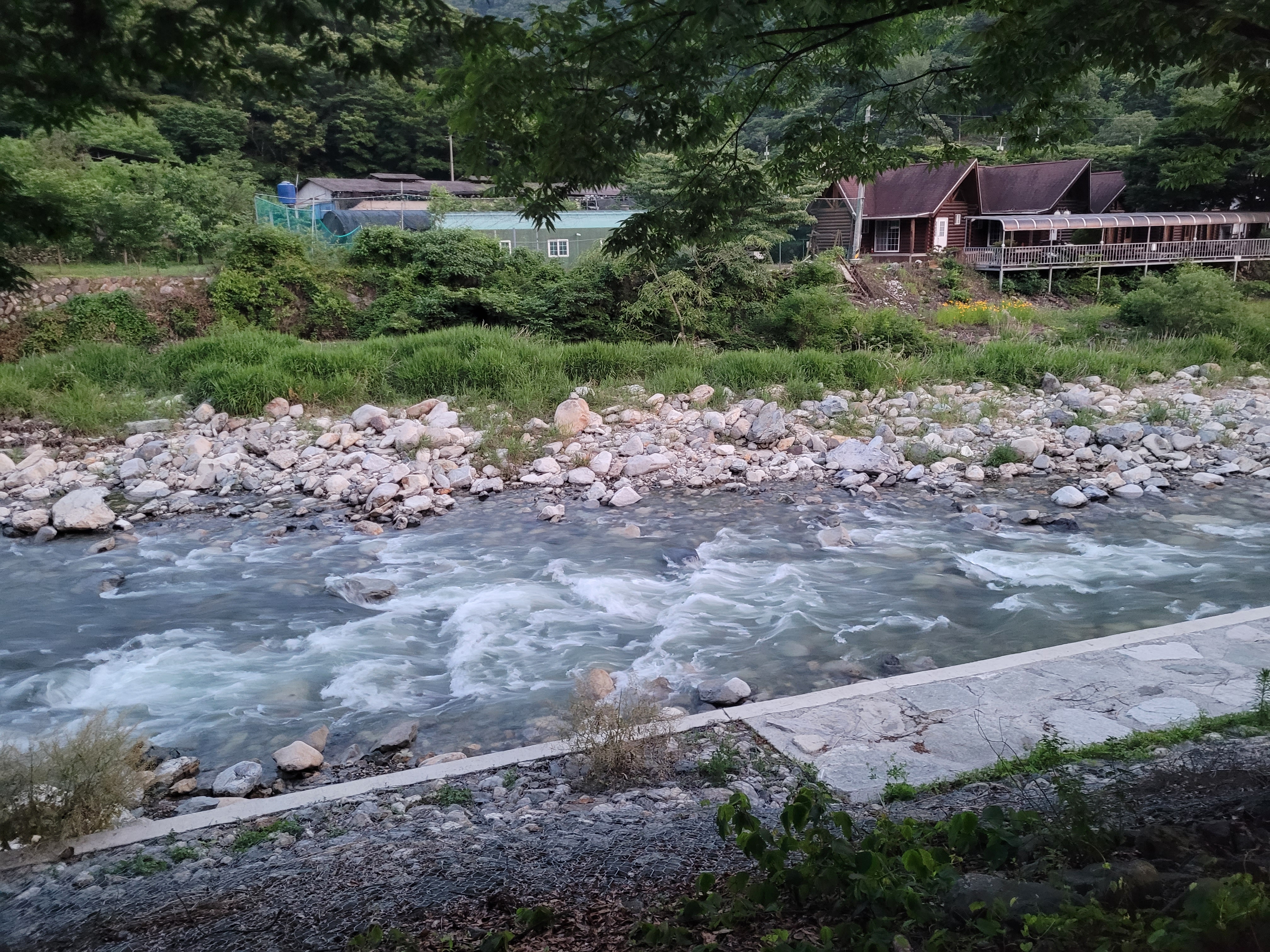 밀양표충오토캠핑장