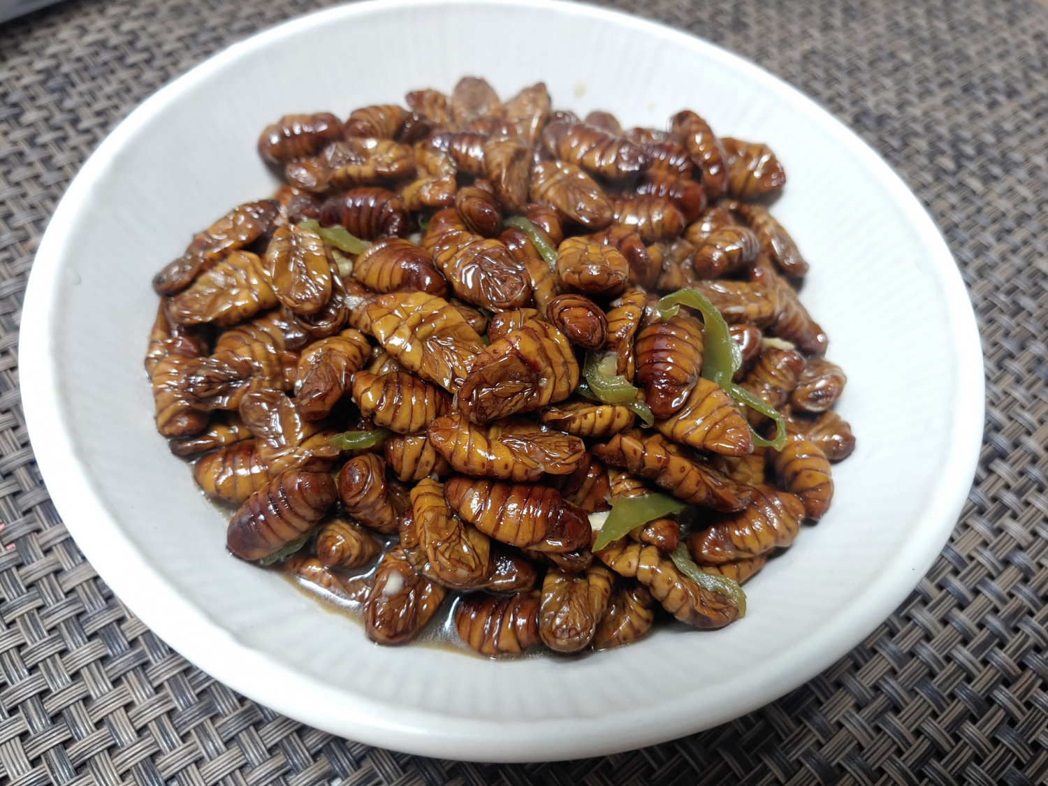  번데기 효능 칼로리 단백질 함량 벌크업에 좋다