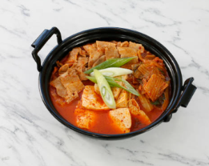 묵은지 돼지고기 김치찌개 황금 레시피 한식 대표 음식 환상 조합