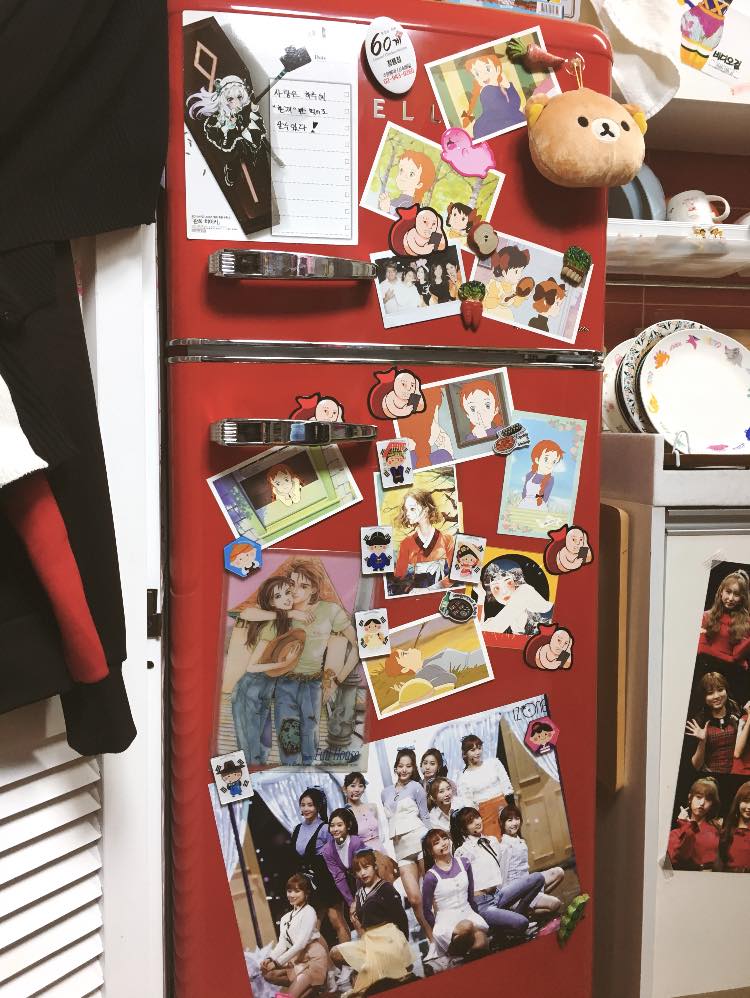 아이즈원 레트로 냉장고, 빨강머리 8