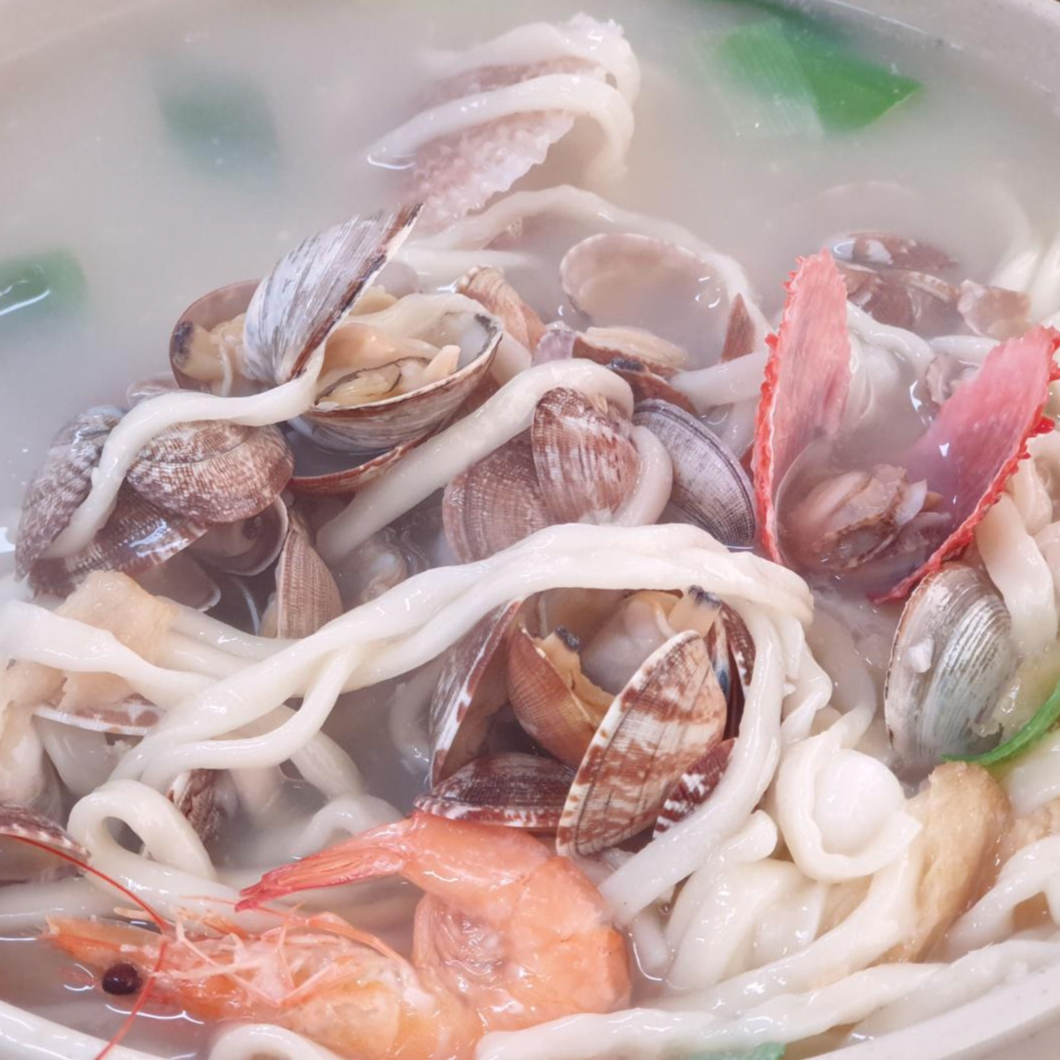  맛집 황해해물칼국수에서 푸짐한 해물칼국수 먹기