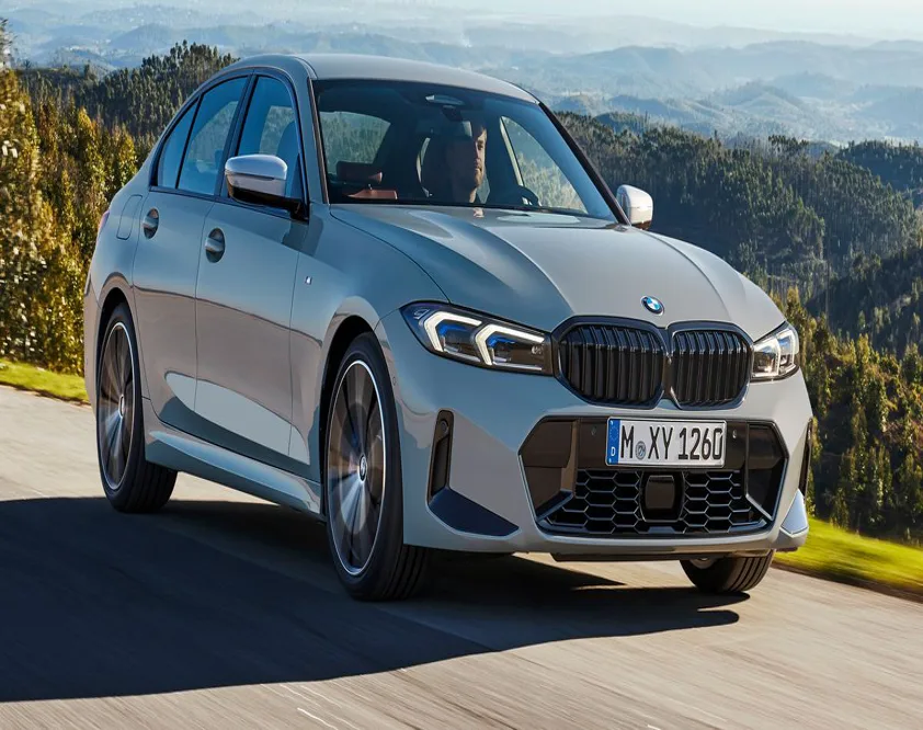 BMW 330i 사진