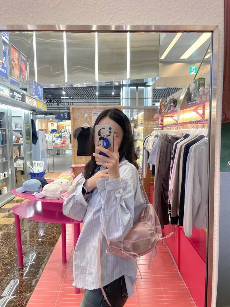 마뗑킴 리본백 착용 사진