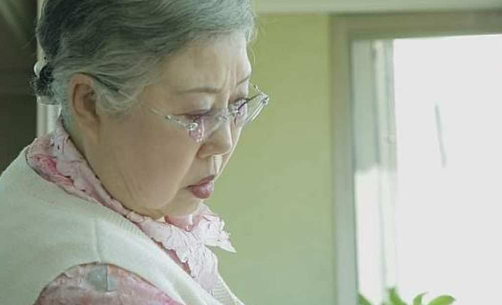  신영희 명창 무형문화재 반납
