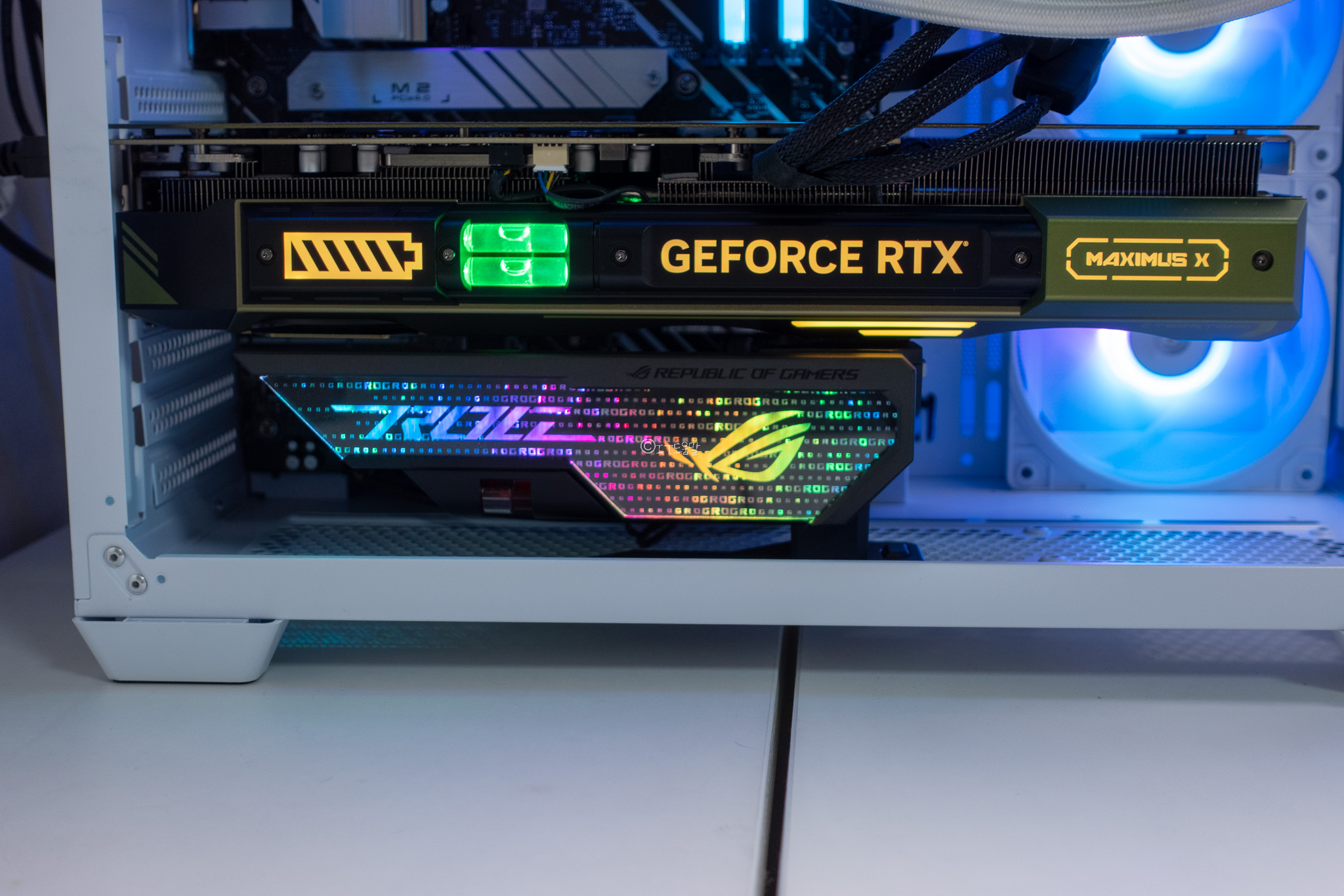그래픽카드 지지대 ASUS ROG HERCULX 로그 갬성 그래픽카드 지지대 Asus Rog Herculx 로그 갬성