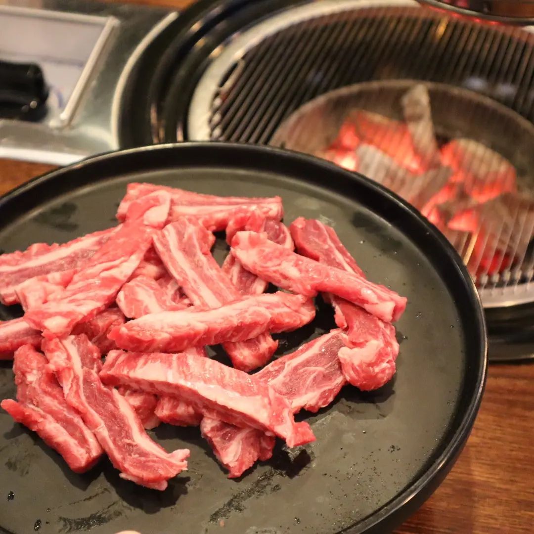  최강야구 몬스터즈 소고기 숯불구이 2022 시즌1 종료 회식 맛있는 고기집 왕십리 맛집 위치 메뉴 가격 정보