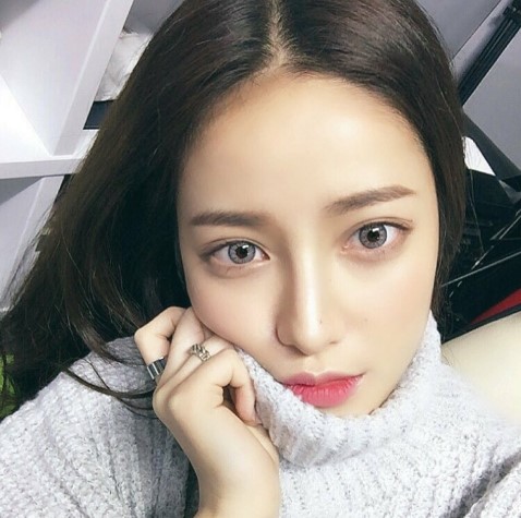  유튜버 유깻잎 최근 근황 및 나이 성형 재조명
