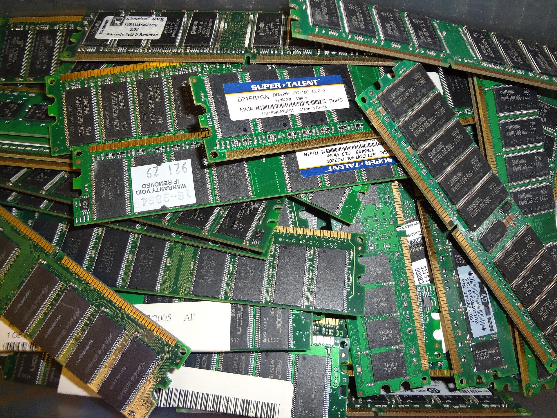 메모리(RAM) DDR1 DDR2 DDR3 DDR4 DDR5 차이
