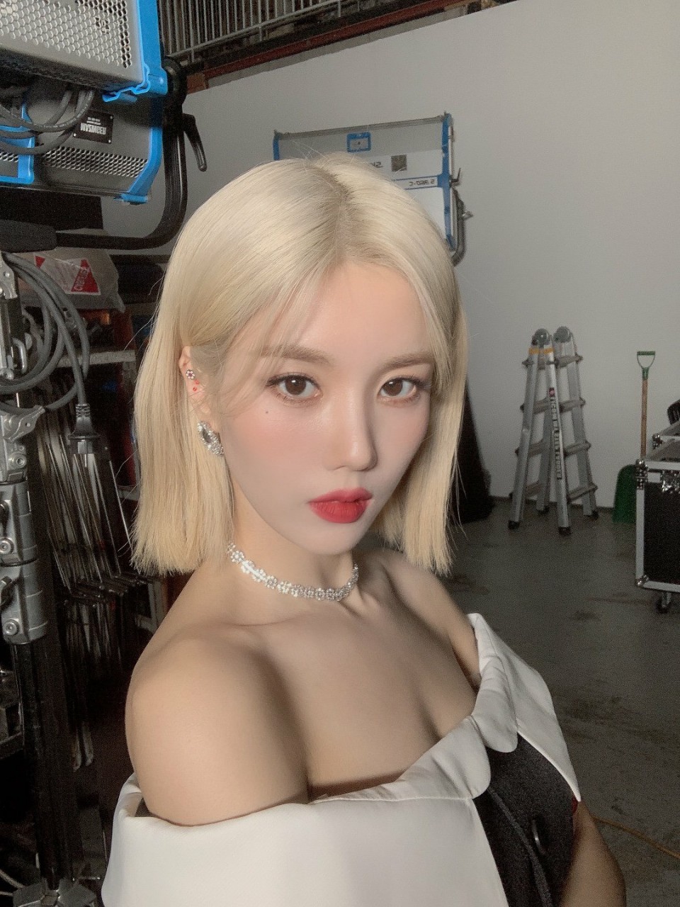  아이즈원 티저 포스터 사진 모음