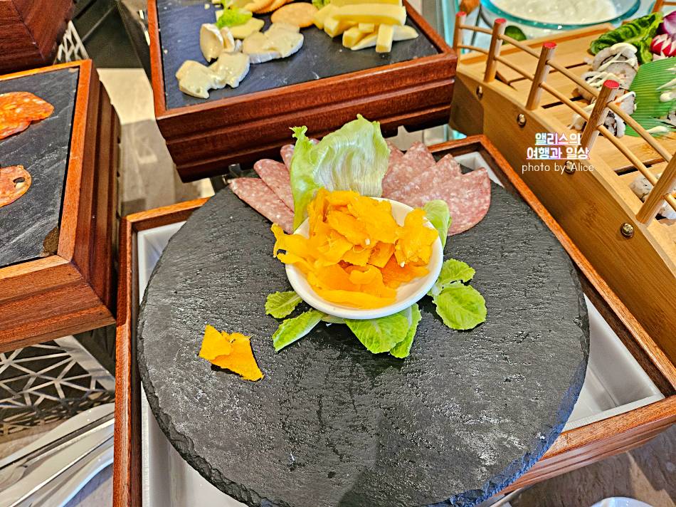 홀리데이 인 세부 시티 조식 리뷰 + 알라카르테 런치