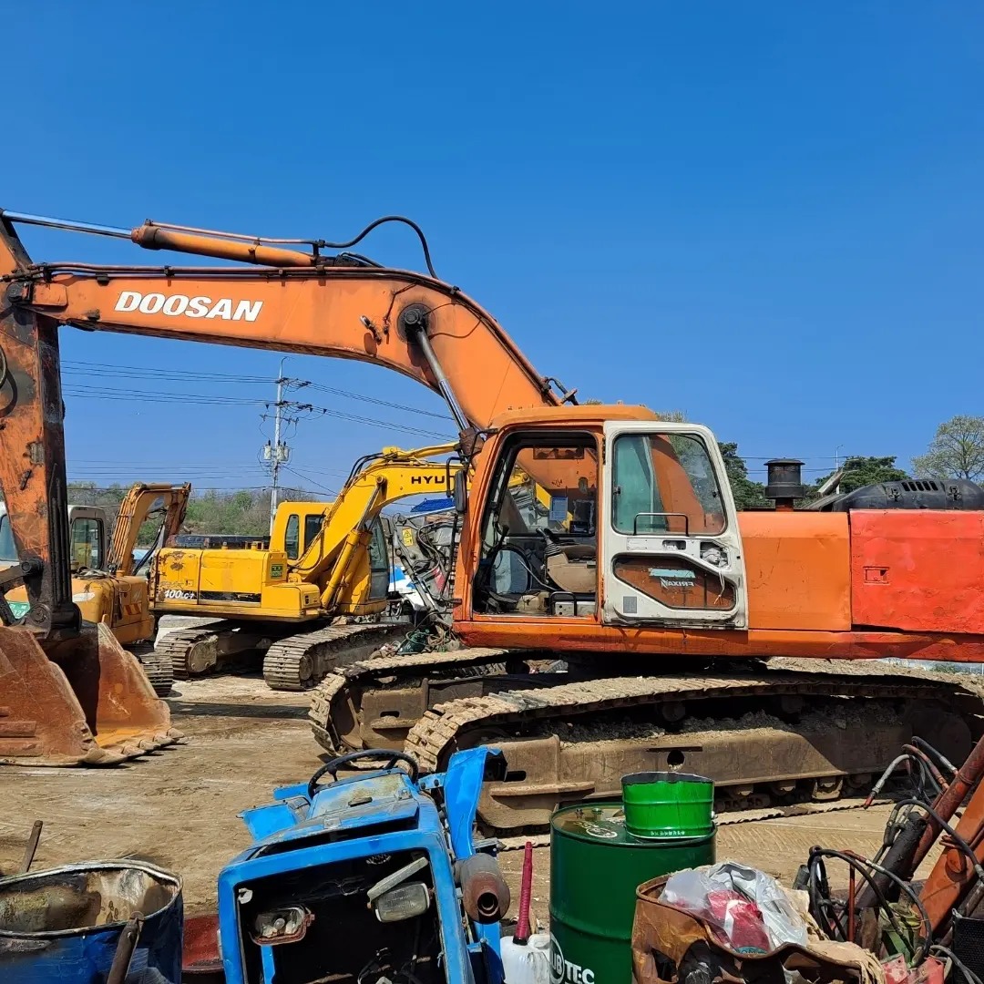  두산 S290LCV 2002년식 2500만원 판매합니다.