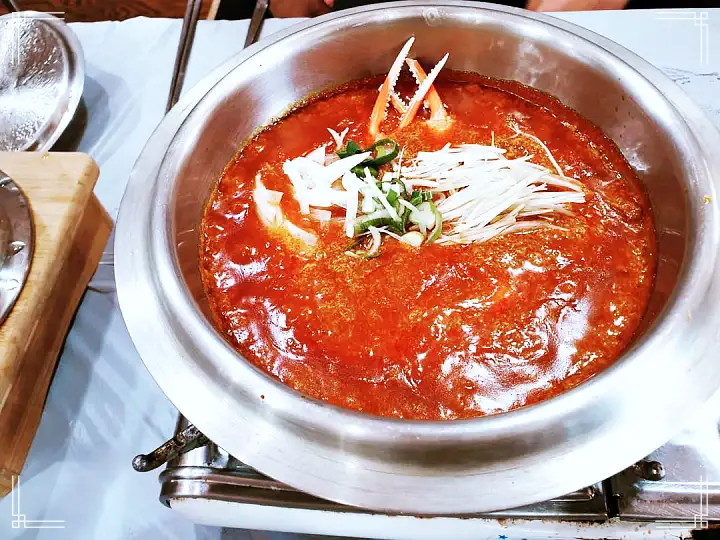 식객 허영만 백반기행 붉은대게 요리 문희경 편 대게 게짜박이 두부게살찜 울진 맛집 소개