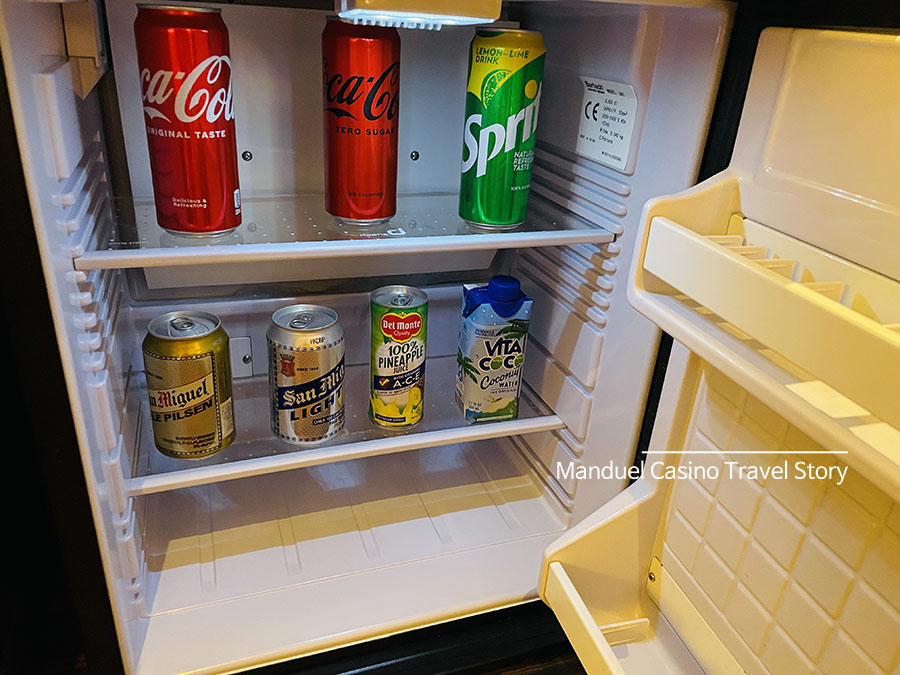 냉장고 안 음료 모습
