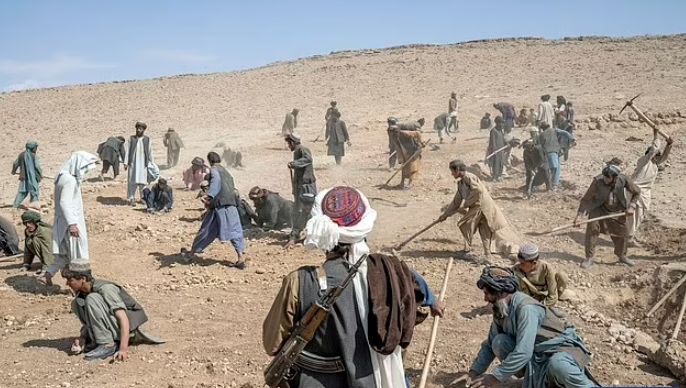 미국&#44; 탈레반 정권에 23억 불 자금 제공 Biden administration has given $2.35 BILLION to the Taliban since the withdrawal: Damning report reveals huge wastes in taxpayers funds after 20 years in Afghanistan