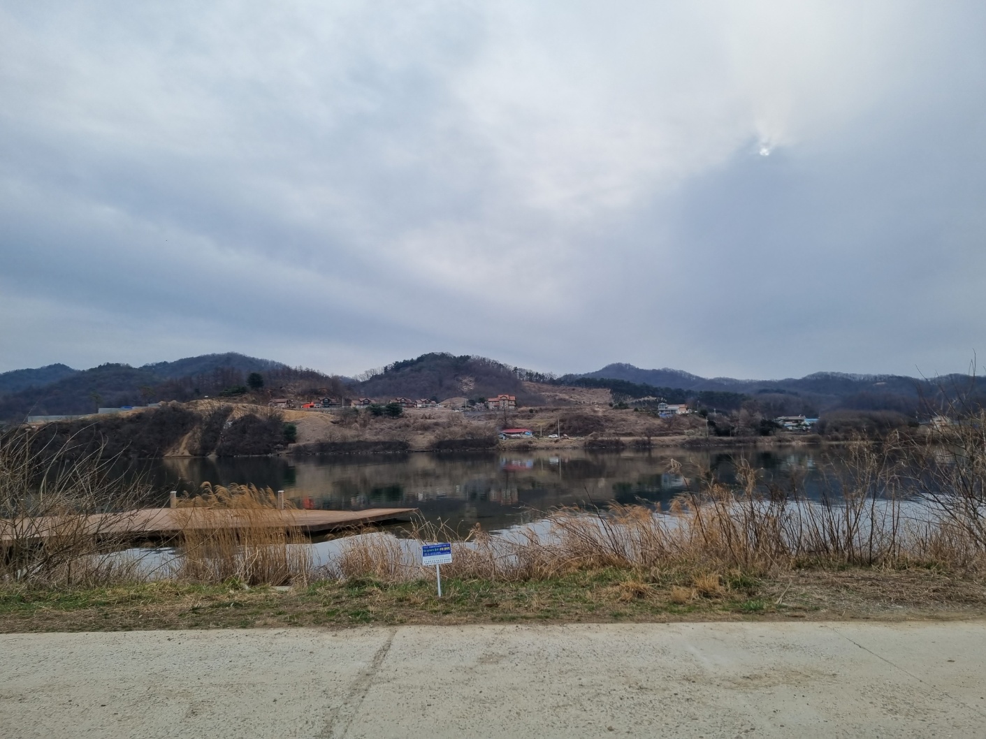 (충주캠핑장) 호수가 보이는 프라이빗한 '탄금호캠핑장' 17