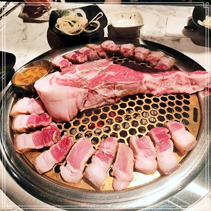  OBS 어서옵쇼 인천 송도 6월 14일 최고의 맛으로 유혹하는 한우의 비밀 제주 흑돼지 숙성 삼겹살, 항정상, 양념갈비 소고기 꽃등심, 새우살, 양념 갈비살 맛집 위치