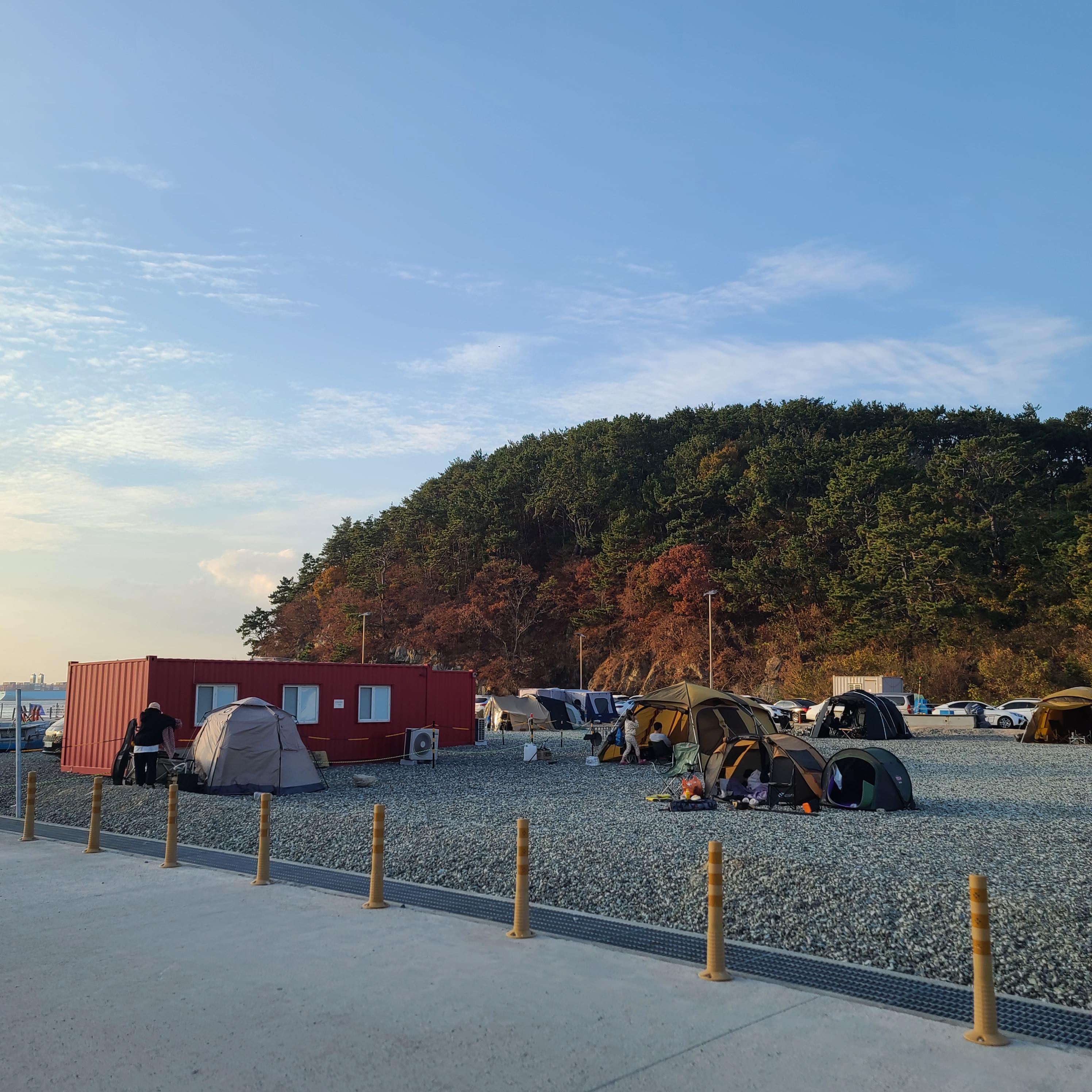 부산 가볼만한곳 가덕도 천성항 캠핑 차박 낚시