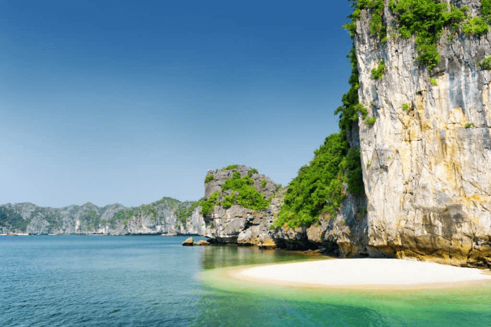 바 트라이 다오 Ba Trai Dao Islets (source: vietnamdiscovery.com)