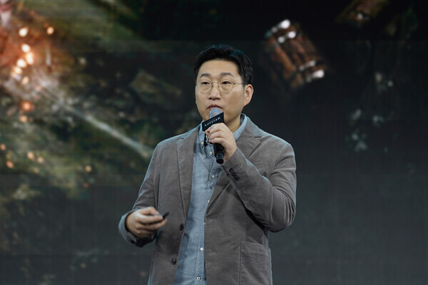  로스트아크 총괄 디렉터 전재학 총괄 변모한 모습 보여줄 것인가?