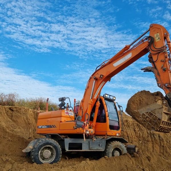  두산 DX140W 2012년식 6200만원 판매합니다.