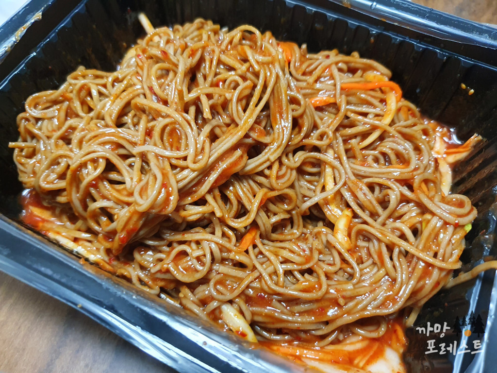 엉클족 막국수