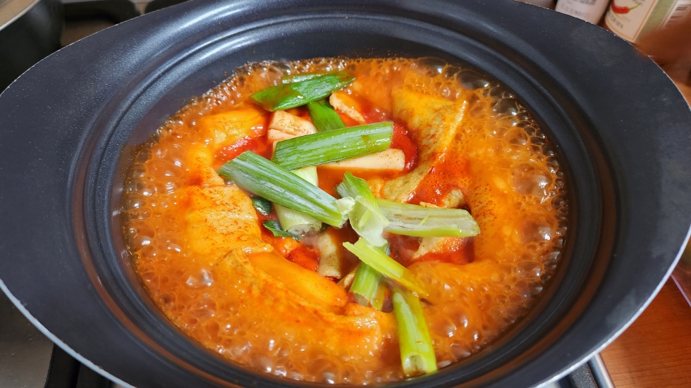 시장 떡볶이에 가깝다고 느껴지는 햇빛찬 파주떡볶이 보통맛 맛있는 밀떡 - undefined - undefined - 냉동보관해도 얼지 않는 가루 소스!! 시장 떡볶이에 가깝다고 느껴지는 햇빛찬 파주떡볶이 보통맛 맛있는 밀떡 - undefined - undefined - 냉동보관해도 얼지 않는 가루 소스!!