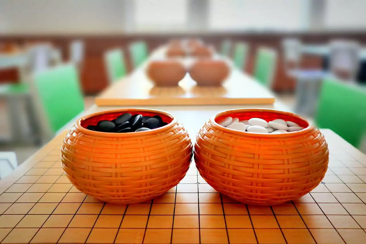 자충수는 무슨 뜻일까요? 그리고 유래는 어떻게 될까요? 한 번에 알아봐요.