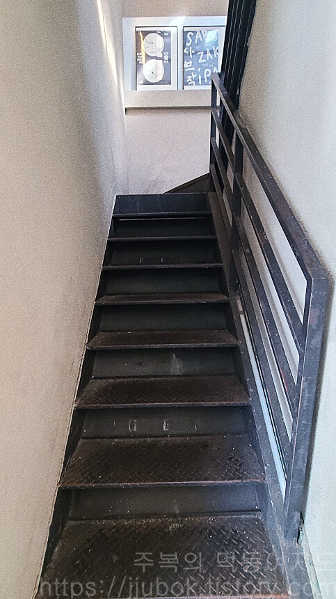 인천맥주-2층-계단