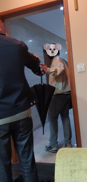 일이 있어 먼저 떠나는 코알라 옹