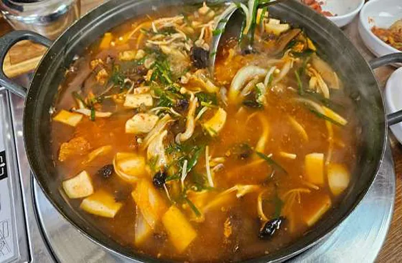 둥구나무집