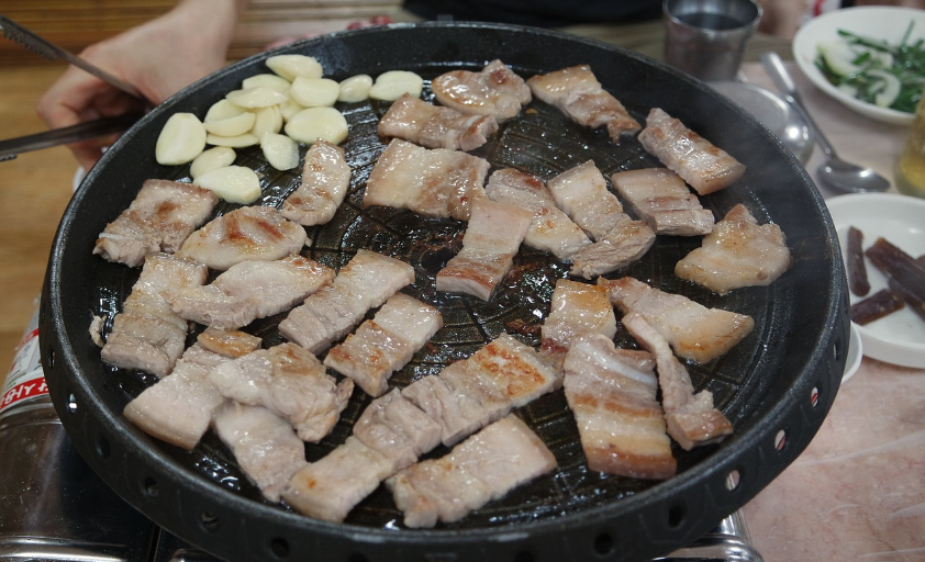 한국의 대표 음식 삼겹살
