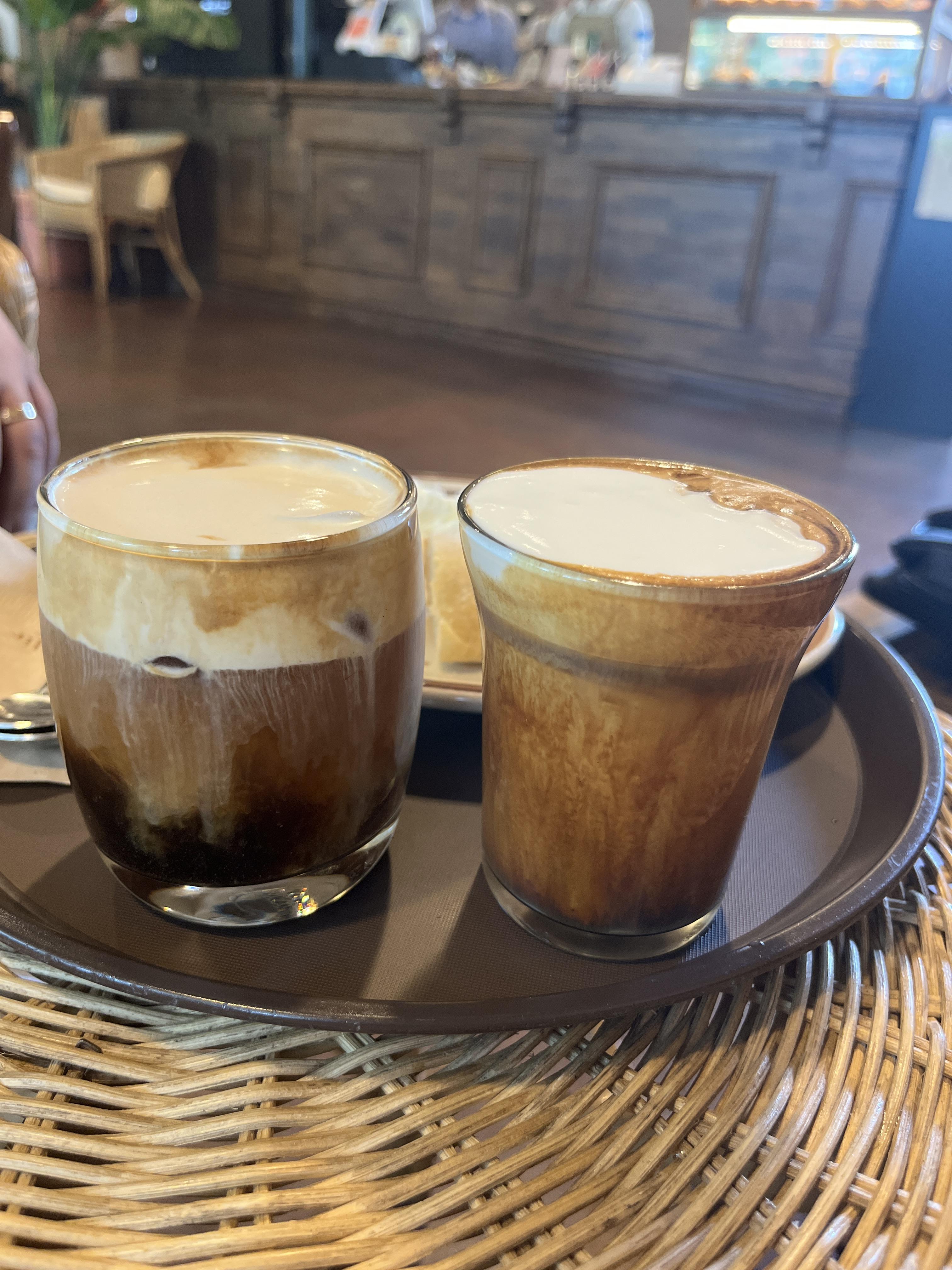 피넛크림 비엔나&#44; 시그니처 하디르 커피 (우유크림)