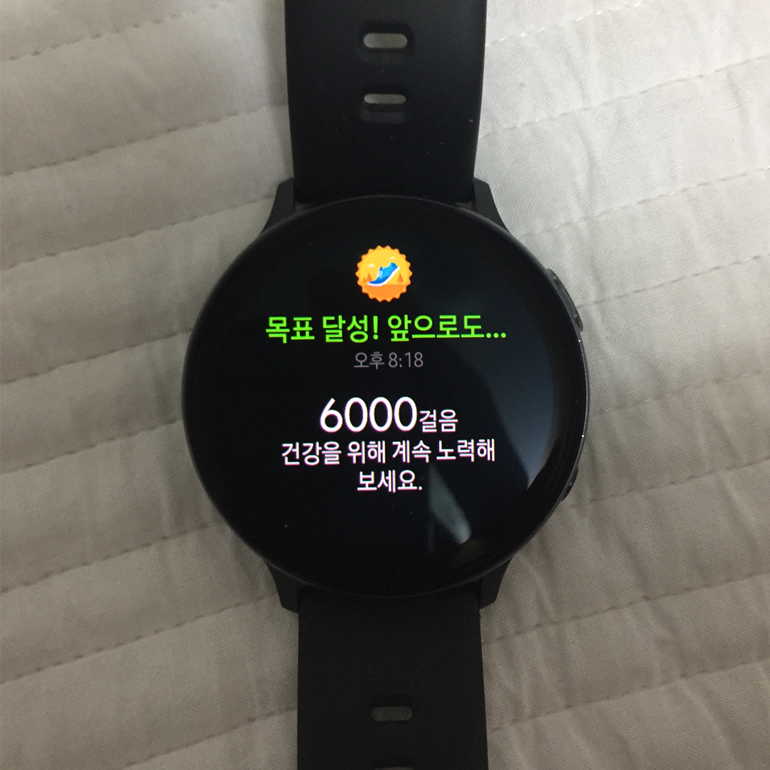  아이폰과 삼성 액티브2  사용하기 괜찮아요. 한달 사용기