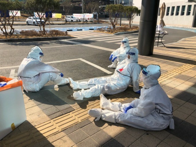  10월 22일 오늘 코로나19 신규 확진자 121명!  경기도 SRC재활병원 집단감염과 독감 백신 사망자 소식까지!