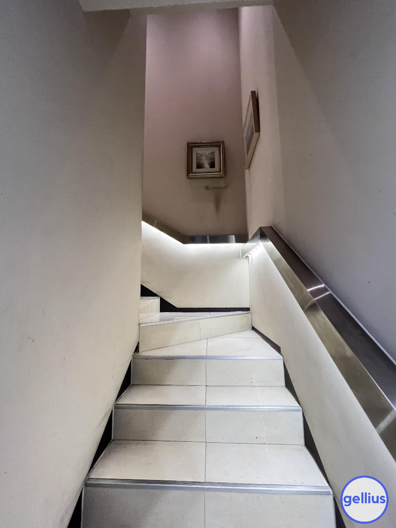 엑성프로방스 카페 복층 계단