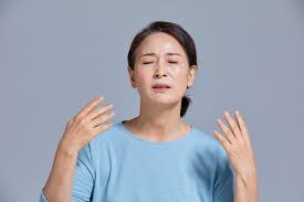 갱년기 증상: 나이 듦과 함께 찾아오는 신체적, 정신적 변화
